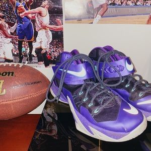 Lebron soldier 7’s